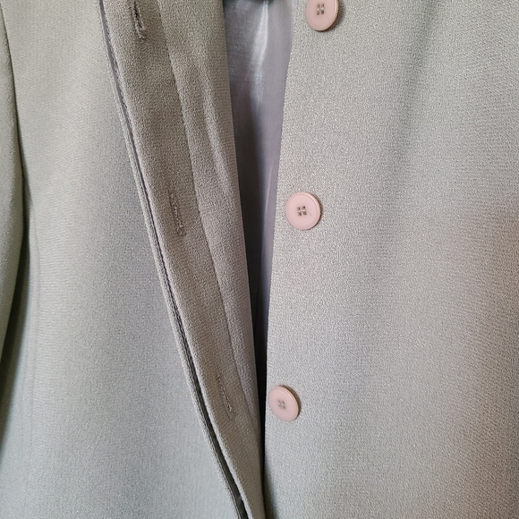 Blazer - Picture 4 of 6